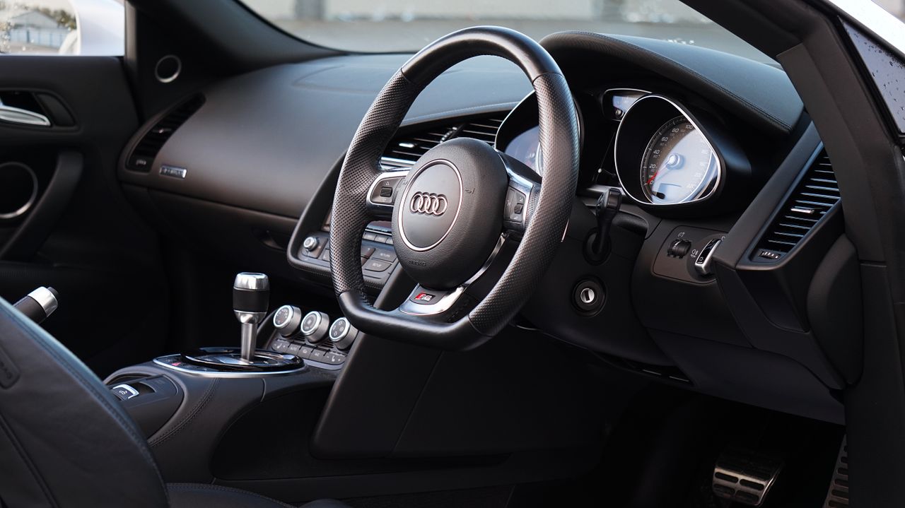 Detailing-Arbeit am Fahrzeuglack