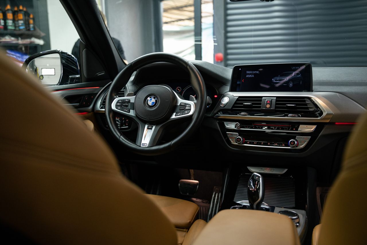 Gepflegtes Fahrzeug nach Detailing